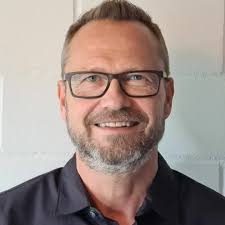 Thomas Perret's Instagram, Twitter & Facebook