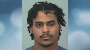 Police arrest 18-year-old in connection with liquor store robbery