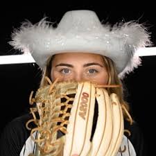 Ella Kraus (@EllaKraus22)