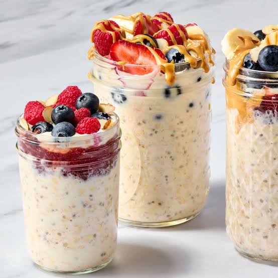 Make-ahead overnight oats eliminate morning kitchen friction while delivering sustained energy., généré par IA