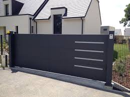 Europortail Portail Motoris Ou Manuel Comment Choisir Europortail Modern Front Gate Design House Gate Design Garage Door Design