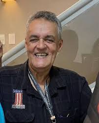 Partiu um Amigo. Um excelente Médico, dedicado e amigo de seus pacientes.  Começamos nossas caminhadas profissionais juntos. Lembro dia que entrei na  Faculdade de Medicina Emescam para me encontrar pela primeira vez,