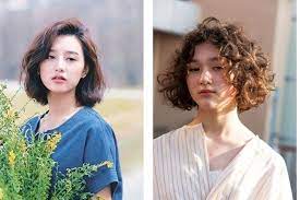 Rambut keriting pendek seringkali terlihat seperti gulungan keriwil yang kurang menarik. 7 Inspirasi Rambut Keriting Pendek Ala Perempuan Korea Womantalk