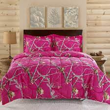 Stay Cozy Under This Soft Realtree Fuchsia Pink Camo Pattern Comforter Set As Fall Rounds The Corner This Be Camo Comforter Sets Camo Comforter Comforter Sets