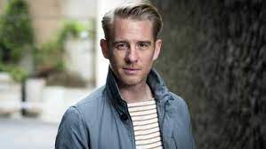 Art rooijakkers vertelt over de opdrachten, kandidaten én de mol van widm seizoen 16. Art Rooijakkers Leave Npo For Rtl