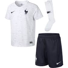 Junior (<18 years) language courses in france from 733€ ✓ offers from 26 french schools with 1661 reviews ✓ exclusive discounts & best french summer camps in france for children & teenagers. Ensemble Nike France Exterieur Blanc Enfant Taille 7 8 Ans 6 7 Ans Maillot De Foot Enfant Maillot De Foot Sous Maillot
