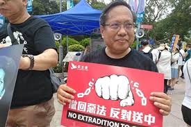 壹傳媒創辦人黎智英、李卓人及何俊仁等 10 名民主派人士，被指前年 10 月 1 日組織及明知而參與未經批准集結等罪，各被告早前已認罪，將於今早十時半於區域法院判刑。早上9時許，已有近百名公眾人士排隊輪候旁聽籌，瑞典. Djy N11506434 Md At Master Fqnews Djy Github