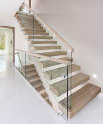 Www Trabczynski Com St920 Schody Wspornikowe Wykonane Z Patynowanego I Olejowanego Debu Balustrada Ze Stair Railing Design Modern Stairs Glass Railing Stairs