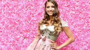 Mats hummels und cathy fischer sind seit zehn jahren ein paar, 2017 wird ihr liebesglück erst vor kurzem musste die schwangere cathy hummels ein event absagen, weil sie krank war. Social Media Was Man Auf Instagram Kennzeichnen Muss Medien Sz De