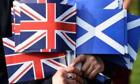 Banner o scotland), επίσης γνωστή ως σημαία του αγίου ανδρέα ή saltire, είναι η εθνική σημαία της σκωτίας. Skwtia H Stertzon Katebazei Th Shmaia Toy Hn Basileioy Apo Kthria
