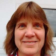 Carrie Phipps's Instagram, Twitter & Facebook