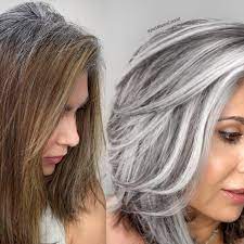 Non è vero che i capelli grigi invecchiano, tutt'altro! Capelli Grigi Il Colorista Di Jane Fonda Sa Renderli Favolosi Vanity Fair Italia