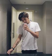 Kurta is typically a knee length shirt. Malaysia Boys Fashion Men Sfashion Handsomeboys Boy Photography Poses Boy Photography Boy Pictures