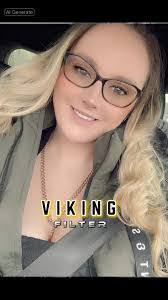 Lauren Carlyle's Instagram, Twitter & Facebook