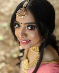 Easy, Everyday Makeup Looks for Busy Mornings with Divya Vinay