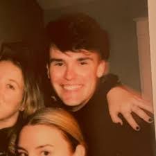 Lisa Irons's Instagram, Twitter & Facebook