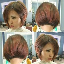 Bila ingin terkesan lebih muda, pilih model rambut layer pada bagian bawah, lalu tambahkan poni samping seperti ini. Rambut Bob Home Facebook