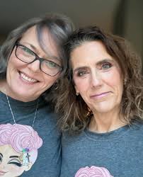 What to wear for a dinner party at a friend's house?