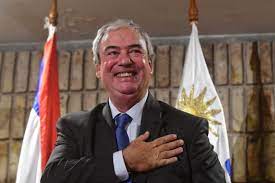 Ministro del interior, luis alberto heber en el departamento de artigas, a las 16:30 horas, el ministro luis a. Mensajes De Luis Alberto Heber A La Interna Y A Empresarios Negocios 03 03 2020 El Pais Uruguay