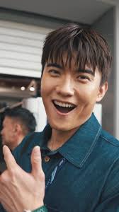 We kicked off last weekend’s Formula 1 Grand Prix in show-stopping style  with an exclusive pop-up boutique in Singapore, welcoming special guest  Oracle Red Bull Racing driver #YukiTsunoda. Relive the ...