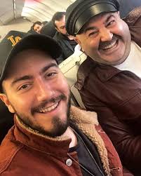 Arda Koca Adli Kullanicinin Enes Batur Sungurtekin Panosundaki Pin Fotograf Komedi Filmleri Film