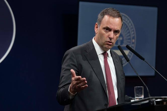 Argentine : Manuel Adorni, la voix du président Javier Milei