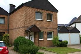 Idealer schutz für auto und motorrad bietet eine abschließbare garage. Haus Zu Vermieten Hammer Strasse 19 45772 Marl Sickingmuhle Marl Mapio Net