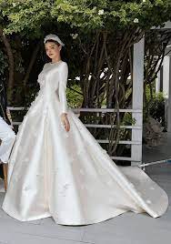 Последние твиты от dior (@dior). Miranda Kerr Ties The Knot In Custom Christian Dior Bestdressed Hochzeitsfeier Kleider Brautkleid Lange Armel Brautmode