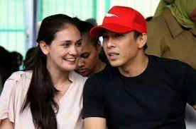 Minta vediyo luna maya yng boket hot indonesia sxxx. Accused Of Being The Culprit For Spreading Hot Videos Of Ariel Noah And Luna Maya This Is The Figure Of The Puppeteer Who Is Suspected Of Being Immune To The Law And