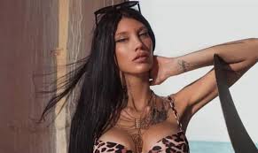 Midenistis στις ιούλιος 30, 2013, 07:49:35 μμ. Maria Ale3androy Den Fantazeste Me Poion Paikth Toy Big Brother Htan Zeygari