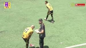 Forte calor afeta gramado sintético e paralisa partida na Copinha Veja vídeo