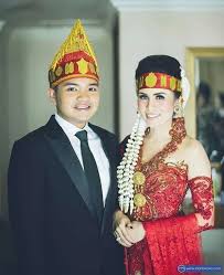 Jika masih bingung tentang kebaya pengantin batak. 8 Inspirasi Model Kebaya Pengantin Dari Sumatera Wedding Market