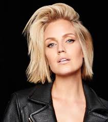Choppy bobs are created using standard or razor shears to cut shorter sections of the hair. Bob 20 Verschiedene Bob Frisuren