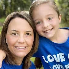 Dana Marsh's Instagram, Twitter & Facebook