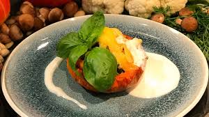 Wir In Bayern Rezept Gefullte Mini Hokkaido Mit Mandeljoghurt Sosse Rezepte Wir In Bayern Br Fernsehen Fernsehen Br De