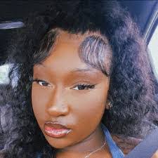 Ebony Dabney's Instagram, Twitter & Facebook