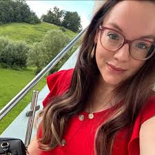 I need a recommendation for a spa in the north Valpo or Chesterton area.  Need to buy a gift card for someone. Not Christmas related.