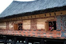 Rumah adat suku batak lebih dikenal dengan nama rumah bolon atau rumah gorga. Menteri Pariwisata Kagumi Rumah Adat Batak Smart News Tapanuli