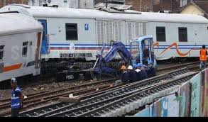 Pemerintah indonesia telah menguji 16.583.441 orang dari total 269 juta penduduk, yang berarti hanya sekitar 61.511 orang per satu juta penduduk. Tanpa Lokomotif 7 Gerbong Kereta Api Jalan Sendiri Berkecepatan Sekitar 40 Km Per Jam Di Malang