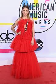 Resultado de imagem para amas 2017 looks