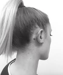 So grundlegend wir lassen sie es sein und hier diese liste der unglaubliche tattoo hinter dem ohr fotos für ihre begeisterung und informationen. Tattoo Fur Hinterm Ohr Fur Frauen 70 Inspirierende Ideen Fur Kleine Motive