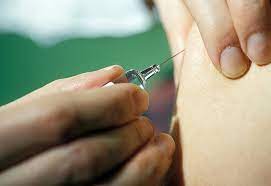 La quantité d'anticorps produits grâce au vaccin peut diminuer au cours du temps, c'est pourquoi des injections de rappel sont nécessaires. Vaccins Et Vaccinations Inserm La Science Pour La Sante