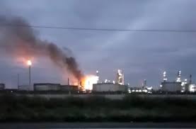 Murió de coronavirus la mujer de 34 años que estaba embarazada de cinco meses. Voraz Explosion E Incendio En Una Refineria De Bahia Blanca