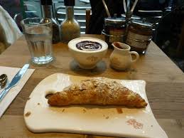 Croissant Aux Amandes Et Chocolat Chaud Picture Of Le Pain Quotidien London Tripadvisor