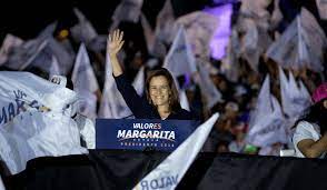 Minutos antes de las 13:00 horas, ciudad de méxico el periodista joaquín lópez dóriga realizó una transmisión en vivo en su cuenta oficial de facebook anunciando que la aspirante independiente a la presidencia de méxico margarita zavala renuncia a su carrera rumbo a los pinos. Margarita Zavala Candidata Independiente Inicia Campana En El Angel De La Independencia Noticieros Televisa