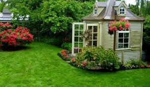 30 Bilder Von Sussen Gartenhauschen Die Sie Begeistern Archzine Net Gartenhutte Haus Und Garten Gartenhaus