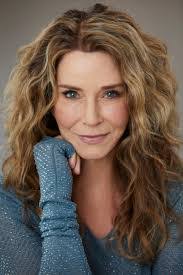 Anne Hubble's Instagram, Twitter & Facebook