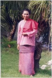 6 Ragam Pakaian Adat Tradisional Maluku Indisch Leger Klederdracht Batik