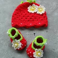 At followers request i designed this crochet baby earflap hat to match the blooming strawberry baby booties, that i have previously designed for my baby girl. Crochet Strawberry Hat With Shoes Babies Kids Babies Kids Fashion On Carousell