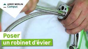 Installer un robinet de cuisine : Comment Poser Un Robinet D Evier Leroy Merlin Youtube